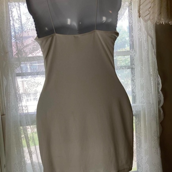 Windsor cream mini bodycon dress with open stomach S - Picture 2 of 2